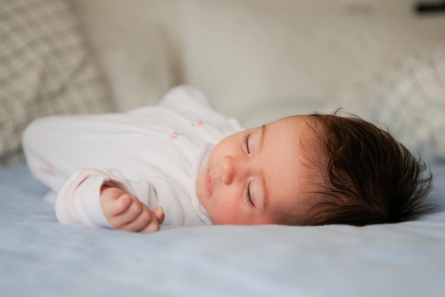Kimerültél? A megfelelő szülői alvástámogatás sokat segíthet a babának és a szülőknek egyaránt!