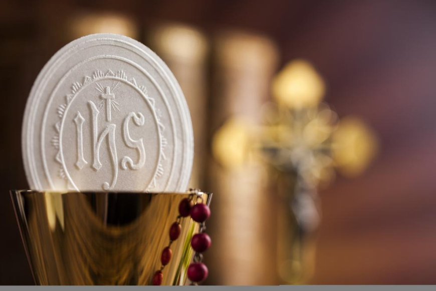 Üdvözlégy, Oltáriszentség! – közelítések az Eucharisztiához