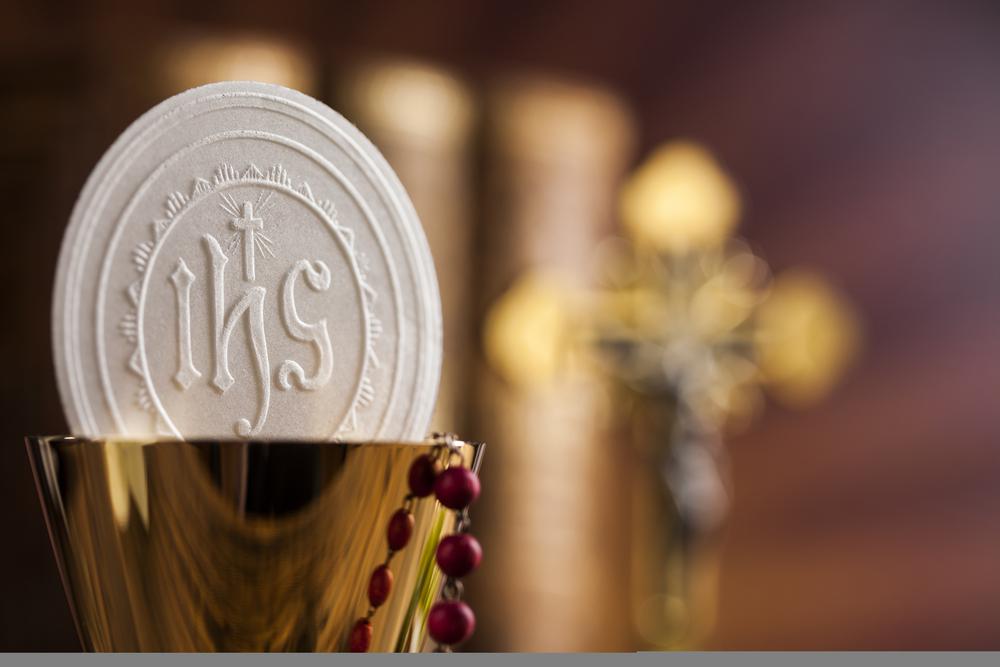 Üdvözlégy, Oltáriszentség! – közelítések az Eucharisztiához