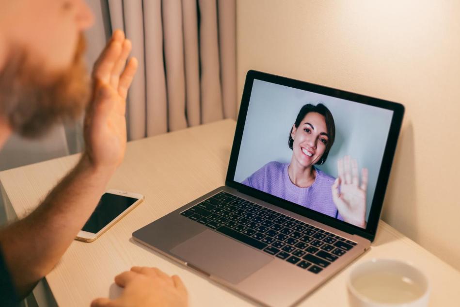 Ghosting, amikor valaki köddé válik