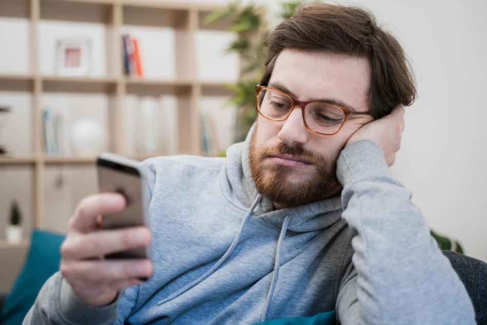 Ghosting, amikor valaki köddé válik