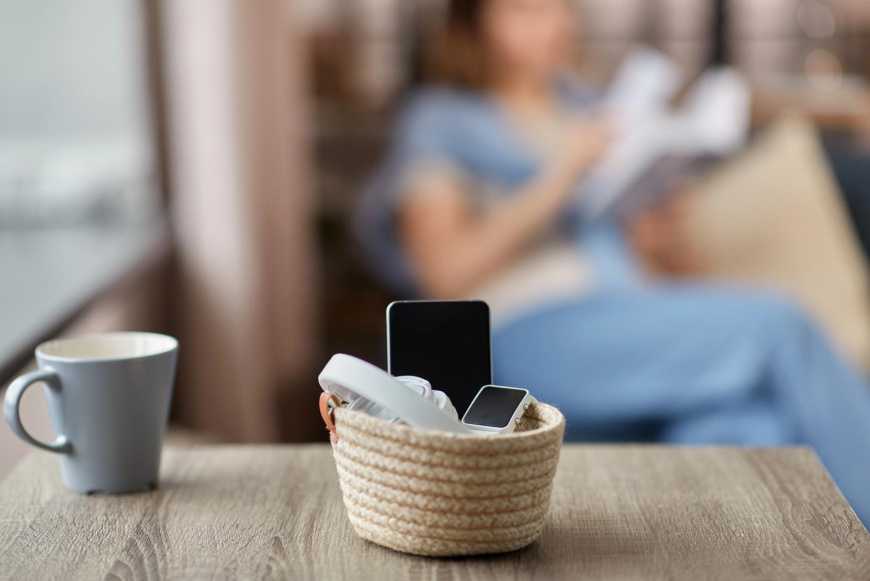 Tedd le a telefonod &eacute;s k&ouml;vess engem! &ndash; A digit&aacute;lis b&ouml;jt h&aacute;rom nagy aj&aacute;nd&eacute;ka