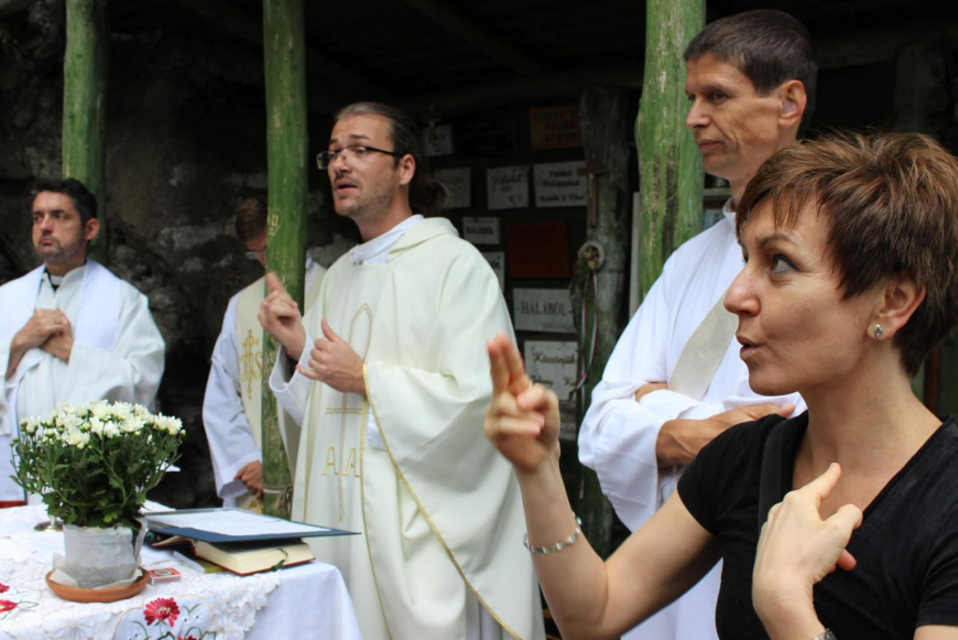 Katolikus Hallássérült Pasztoráció-hitéleti segítség jelnyelven