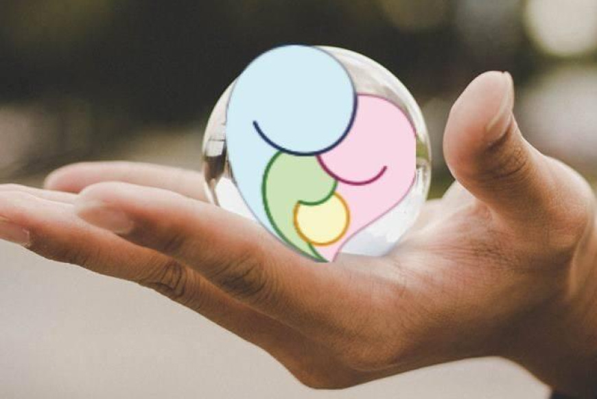 Csal&aacute;dok az Evang&eacute;lium sz&iacute;v&eacute;ben - &ouml;tletek az Evang&eacute;lium &uuml;zenet&eacute;nek elm&eacute;ly&iacute;t&eacute;s&eacute;re