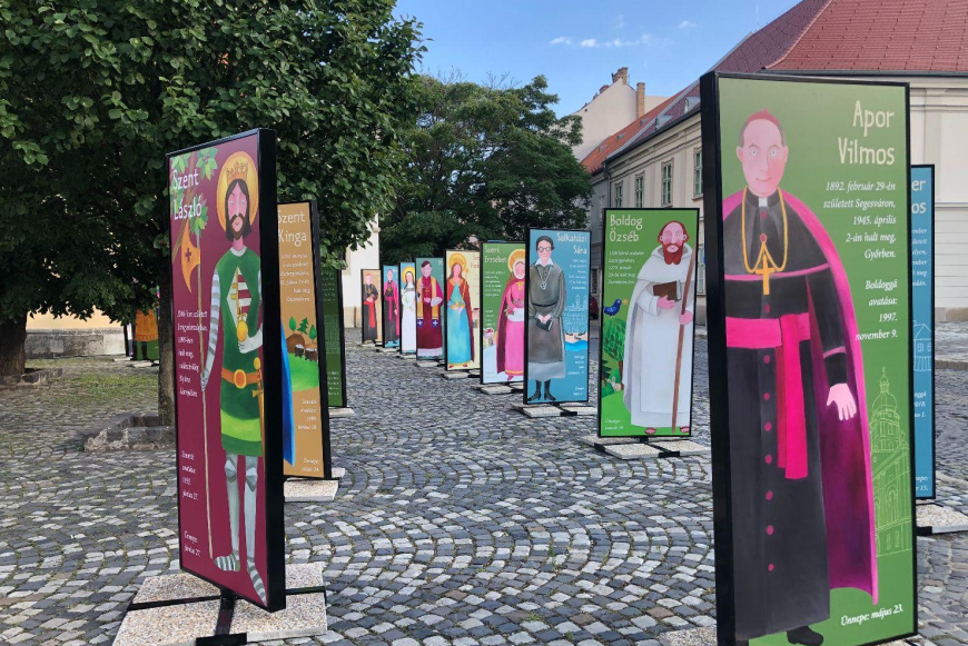 Hazai p&eacute;ldak&eacute;peink időtlen &eacute;rt&eacute;kekkel v&aacute;ndorki&aacute;ll&iacute;t&aacute;s