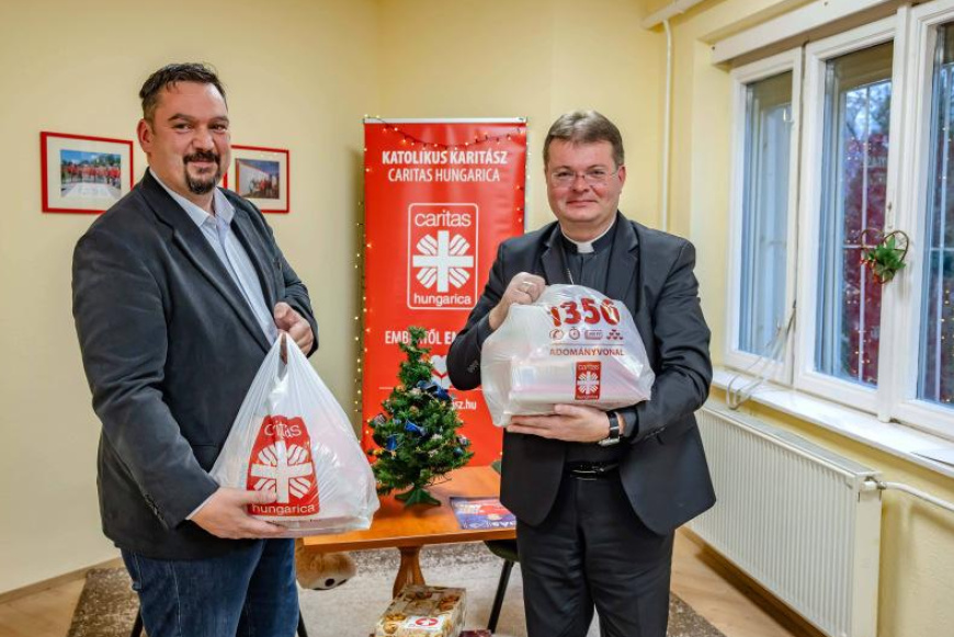 Tárjátok ki a szíveteket! - adventi segélyprogram 2025