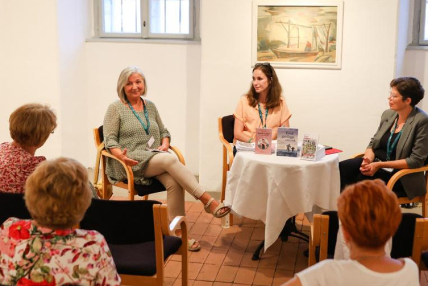 Kimer&uuml;lt any&aacute;knak online csoport