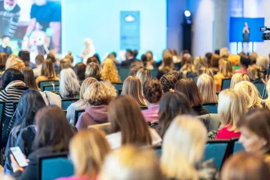 Fordulat az Egyh&aacute;zban? &ndash; Teol&oacute;giai konferencia a II. Vatik&aacute;ni Zsinat lez&aacute;r&aacute;s&aacute;nak 60. &eacute;vfordul&oacute;j&aacute;ra