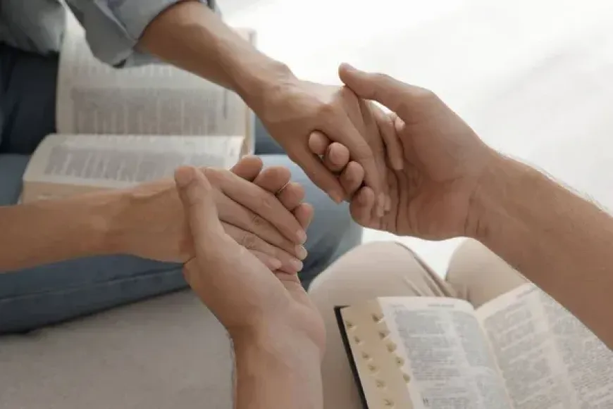 K&ouml;zbenj&aacute;r&oacute; imaest h&aacute;zasp&aacute;roknak