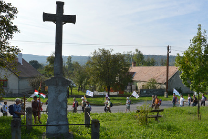 Zar&aacute;ndoklat a M&aacute;ria &Uacute;t S&uuml;meg-Tapolca szakasz&aacute;n