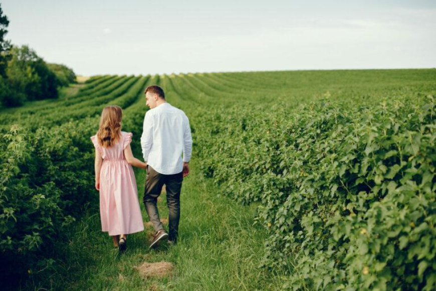 P&aacute;rkereső est