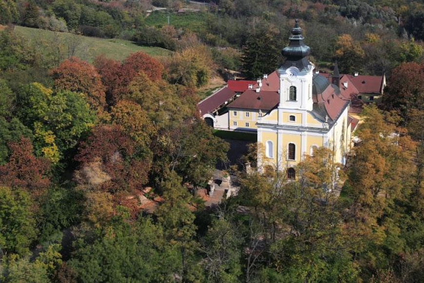 Sarl&oacute;s Boldogasszony zar&aacute;ndoklat