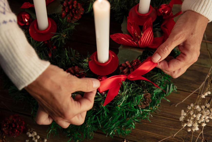 Adventi koszor&uacute;k&eacute;sz&iacute;t&eacute;s